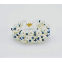 Луксозна ръчно изработена дизайнерска гривна от перли.