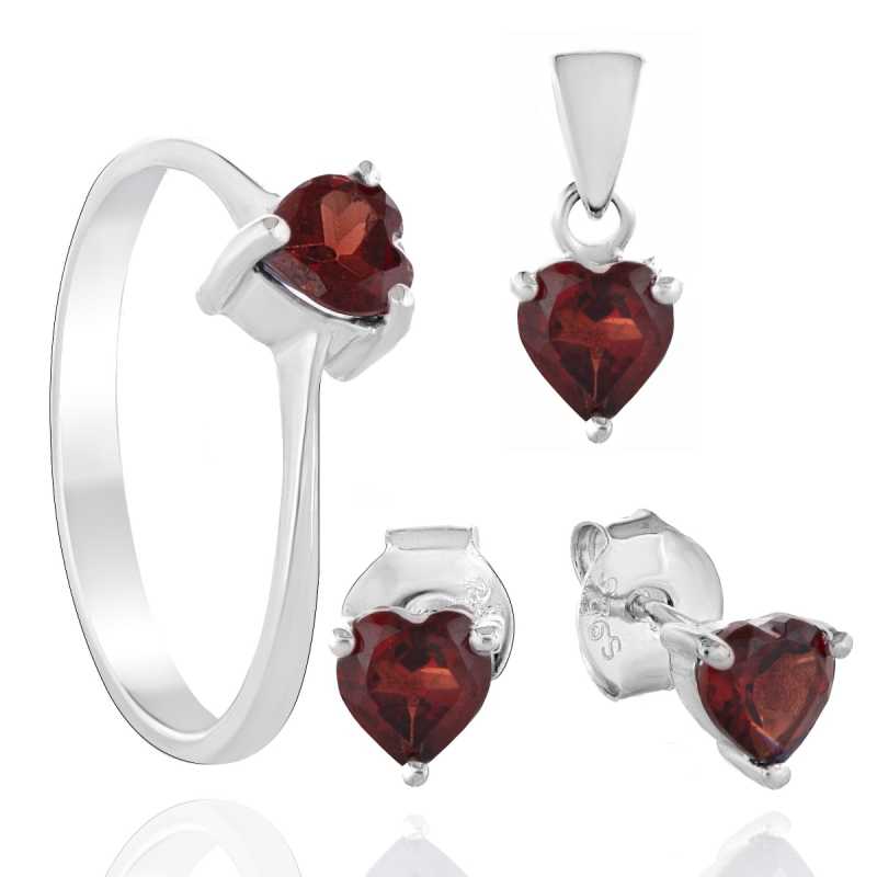 Нежен Сребърен Комплект - Сърца от Гранат 2,40 ct.